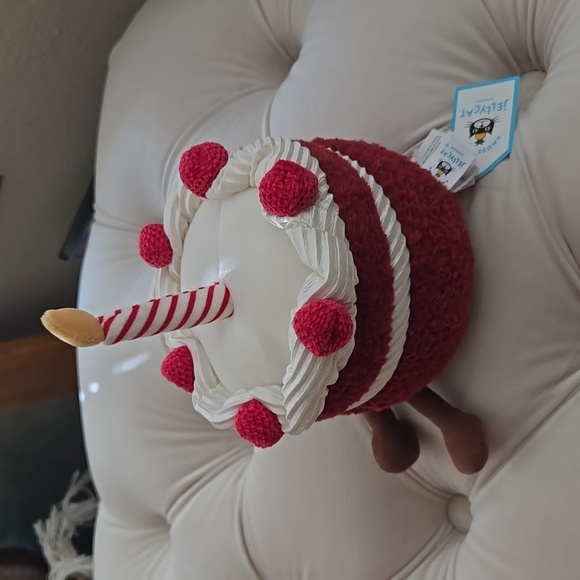 Jellycat Amuseables Cheri Cake 4.7x5.1x4.7" Soft and Plush NWT - Picture 6 of 7